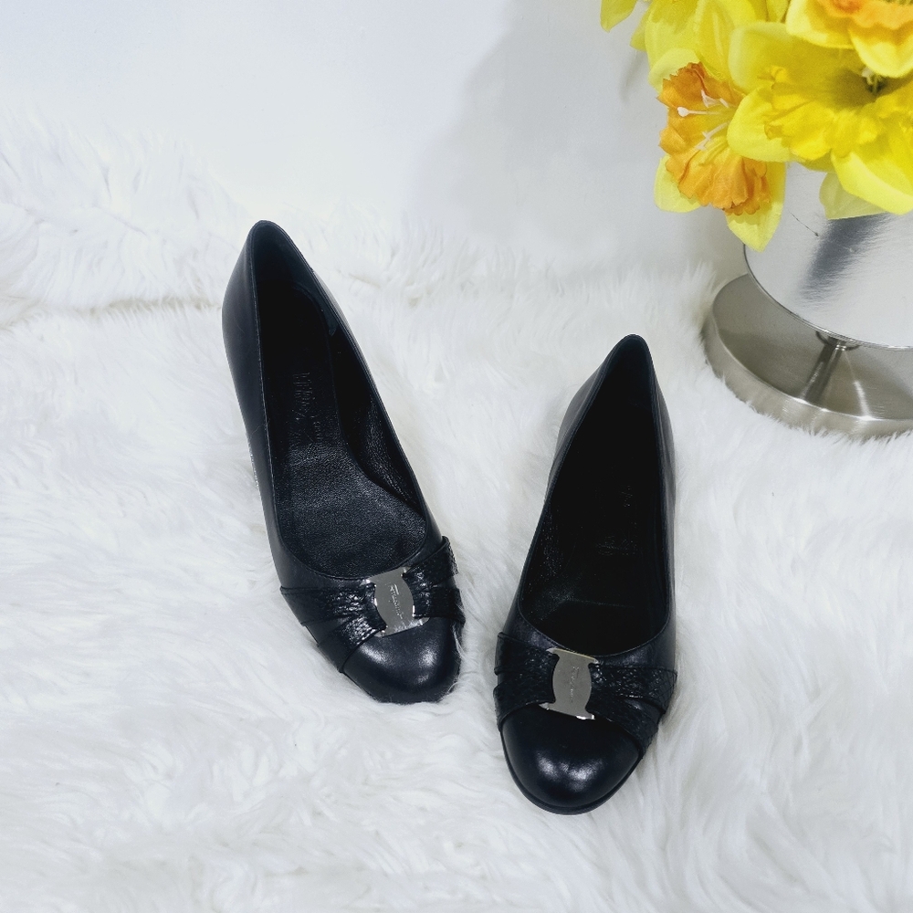 Salvatore Ferragamo leather black flats size 8B